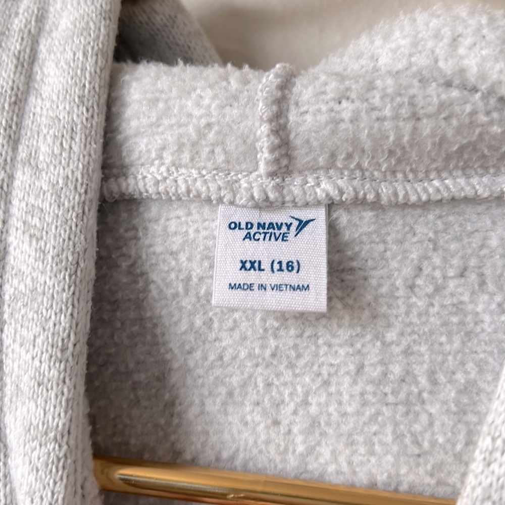 Old Navy Active Pullover - Picture 3 of 4